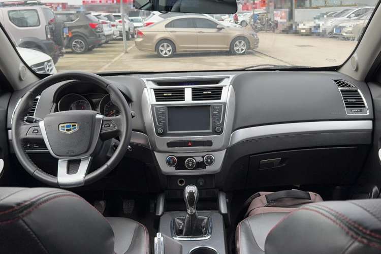 Used Geely Auto GX7 2015 Classic Edition 1.8L Manual Elite Model China V Standard Center Console