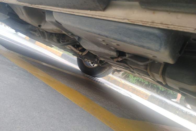 Used Geely Auto GX7 2015 Classic Edition 1.8L Manual Elite Model China IV Chassis Front Left