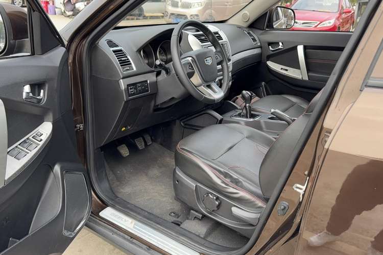 Used Geely Auto GX7 2015 Classic Edition 1.8L Manual Elite Model China V Standard Driver Seat