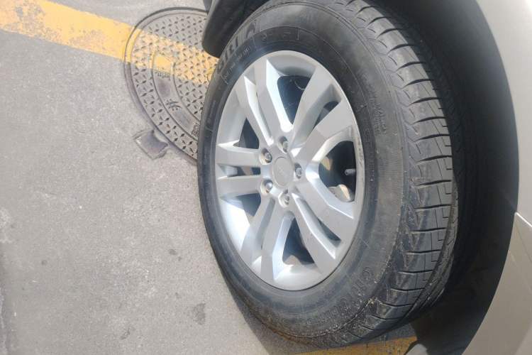 Used Geely Auto GX7 2015 Classic Edition 1.8L Manual Elite Model China IV Right Front Wheel Hub