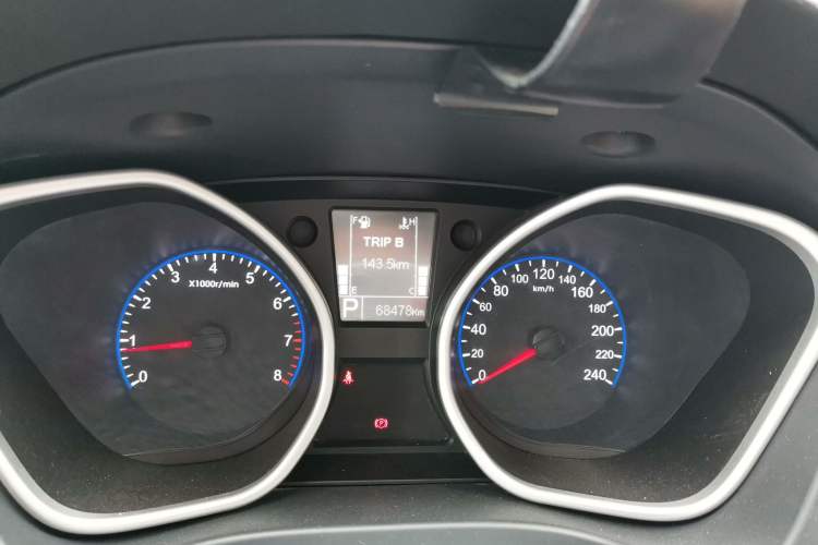 Used Geely Auto GX9 2014 2.4L Automatic Two-Wheel Drive Luxury Version Instrument Cluster