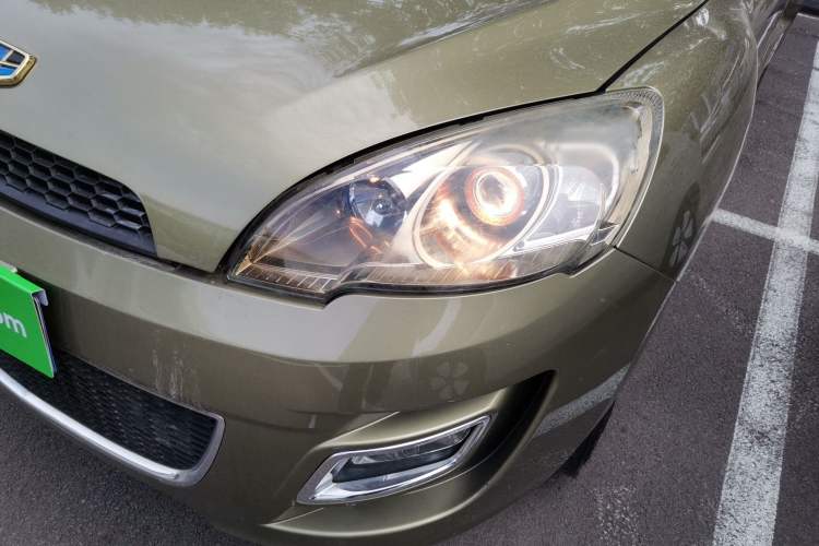 Used Geely Auto GX9 2014 2.4L Automatic Two-Wheel Drive Luxury Version Left Front Headlight