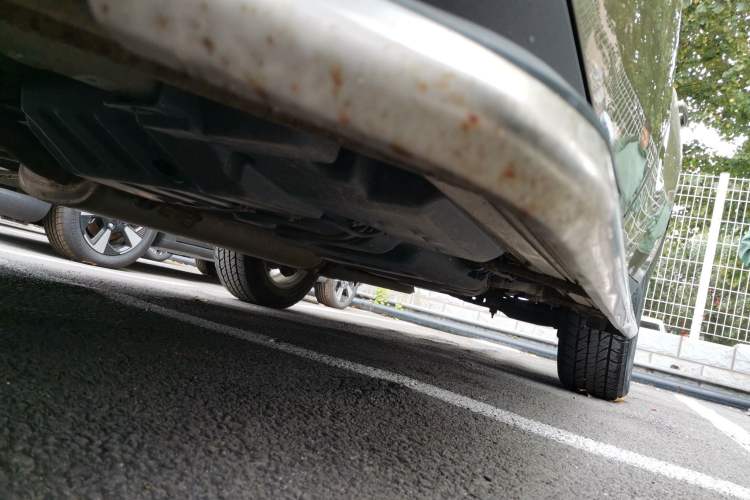 Used Geely Auto GX9 2014 2.4L Automatic Two-Wheel Drive Luxury Version Left Side Sill