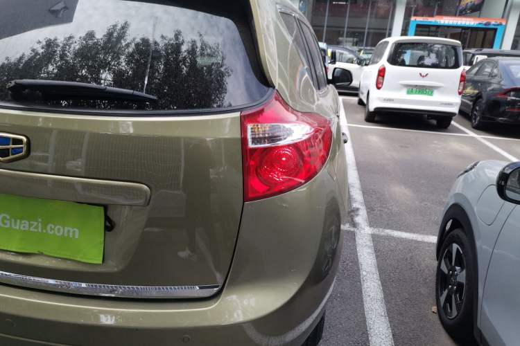 Used Geely Auto GX9 2014 2.4L Automatic Two-Wheel Drive Luxury Version Right Rear Taillight
