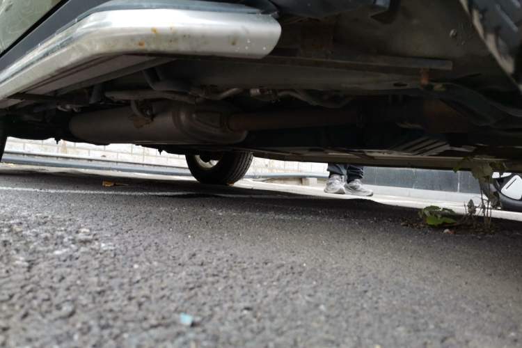 Used Geely Auto GX9 2014 2.4L Automatic Two-Wheel Drive Luxury Version Right Side Sill