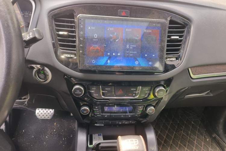 Used Geely Auto GX9 2014 2.4L Automatic Two-Wheel Drive Prestige Version Audio And AC Panel
