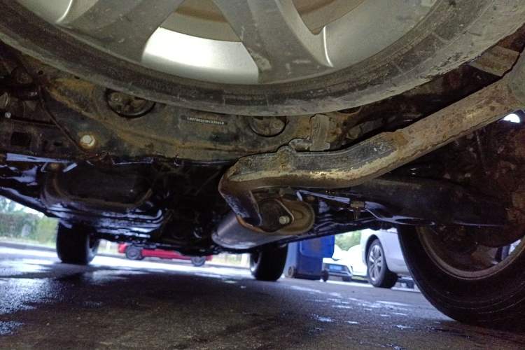 Used Geely Auto GX9 2014 2.4L Automatic Two-Wheel Drive Prestige Version Chassis Rear
