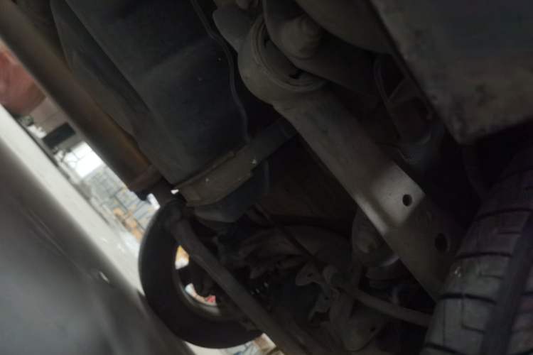 Used Geely Auto GX9 2014 2.4L Automatic Two-Wheel Drive Luxury Version Chassis Rear Left