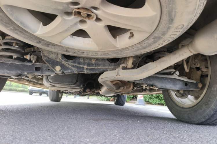 Used Geely Auto GX9 2014 2.4L Automatic Two-Wheel Drive Prestige Version Chassis Rear