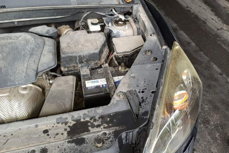Used Geely Auto GX9 2014 2.4L Automatic Two-Wheel Drive Prestige Version Engine Bay Left