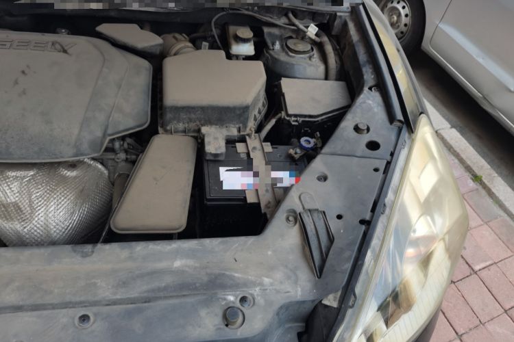 Used Geely Auto GX9 2014 2.4L Manual Two-Wheel Drive Luxury Version Engine Bay Left