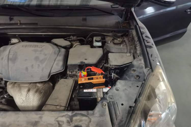Used Geely Auto GX9 2014 2.4L Automatic Two-Wheel Drive Luxury Version Engine Bay Left