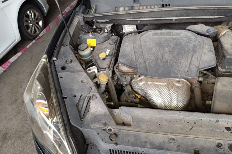 Used Geely Auto GX9 2014 2.4L Automatic Two-Wheel Drive Prestige Version Engine Bay Right