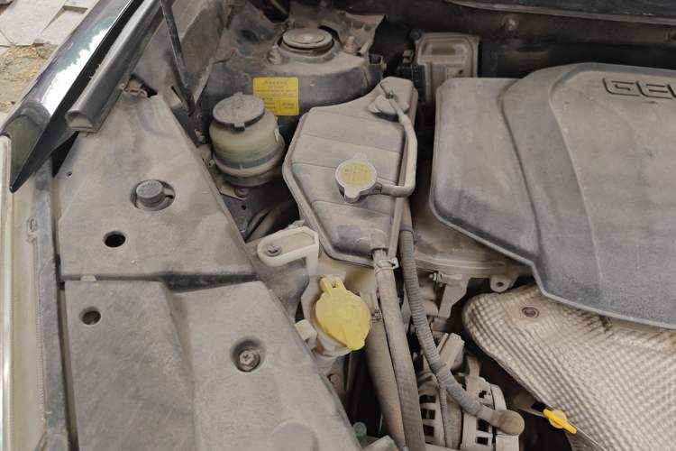 Used Geely Auto GX9 2014 2.4L Manual 4x4 Prestige Edition Engine Bay Right