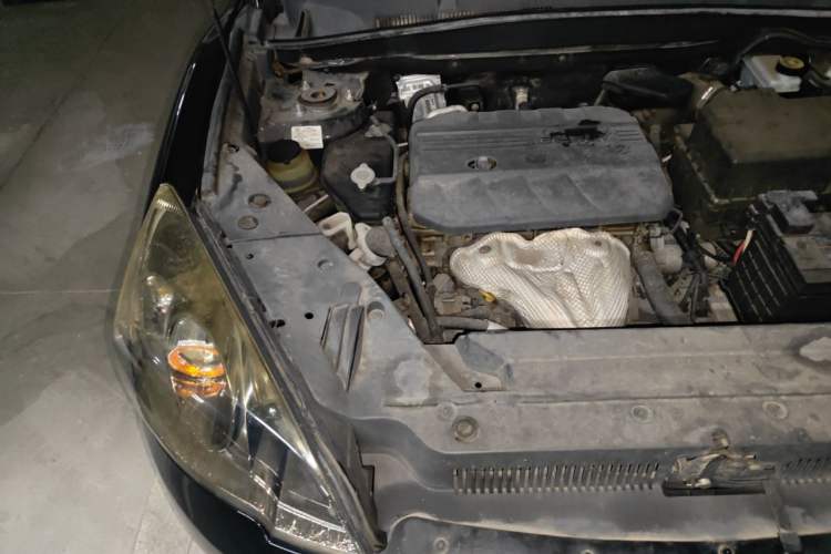 Used Geely Auto GX9 2014 2.4L Automatic Two-Wheel Drive Luxury Version Engine Bay Right