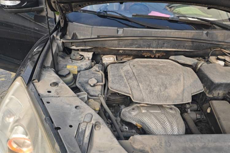 Used Geely Auto GX9 2014 2.4L Automatic Two-Wheel Drive Prestige Version Engine Bay Right