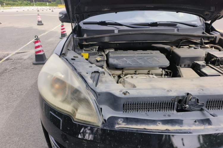 Used Geely Auto GX9 2014 2.4L Automatic Two-Wheel Drive Prestige Version Engine Bay Right