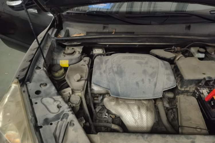 Used Geely Auto GX9 2014 2.4L Automatic Two-Wheel Drive Luxury Version Engine Bay Right