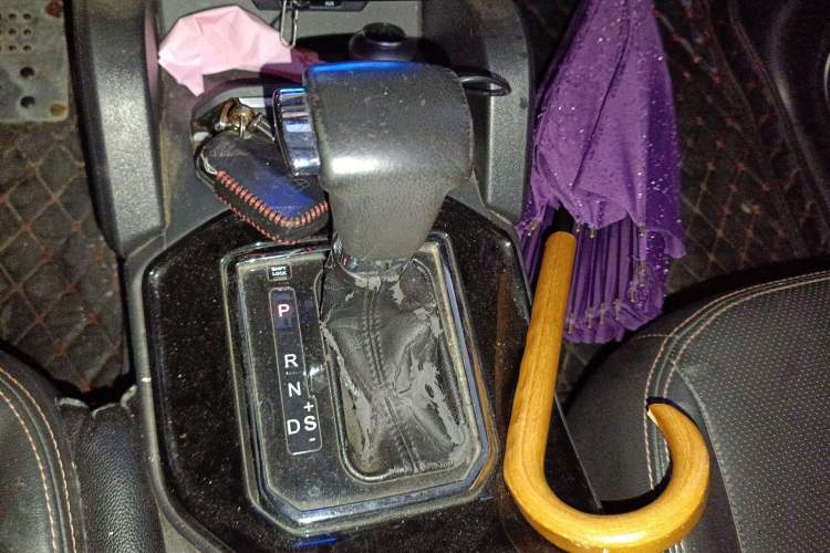 Used Geely Auto GX9 2014 2.4L Automatic Two-Wheel Drive Prestige Version Gear Lever