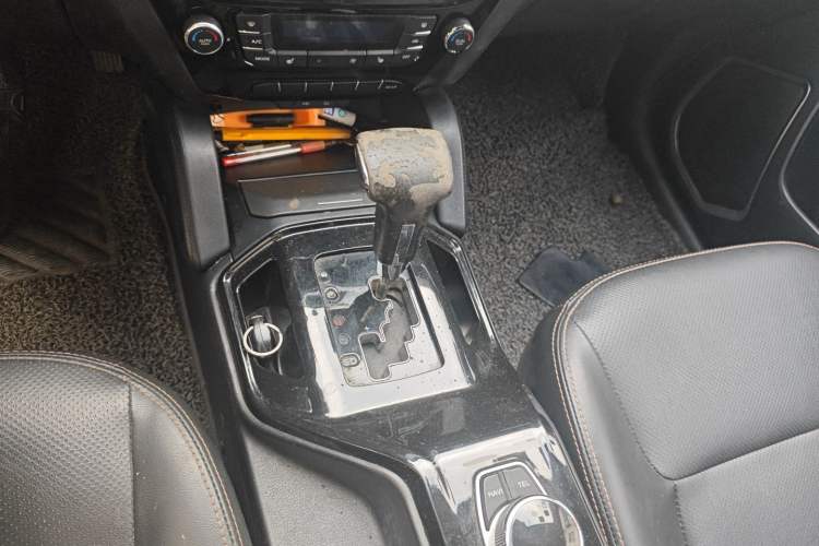 Used Geely Auto GX9 2014 2.4L Automatic Two-Wheel Drive Prestige Version Gear Lever