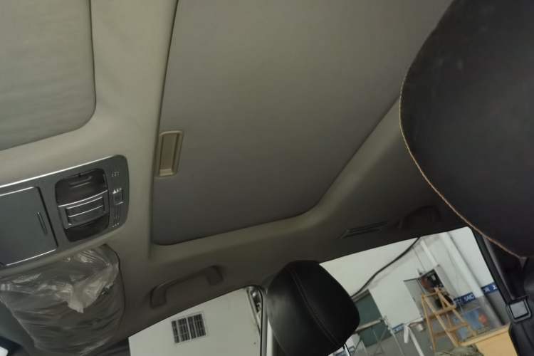 Used Geely Auto GX9 2014 2.4L Automatic Two-Wheel Drive Luxury Version Headliner