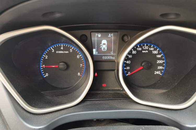 Used Geely Auto GX9 2014 2.4L Manual Two-Wheel Drive Luxury Version Instrument Cluster