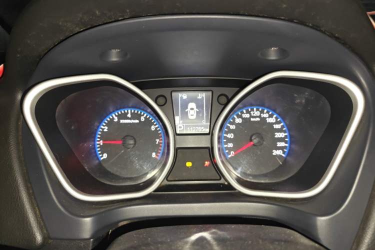 Used Geely Auto GX9 2014 2.4L Automatic Two-Wheel Drive Luxury Version Instrument Cluster