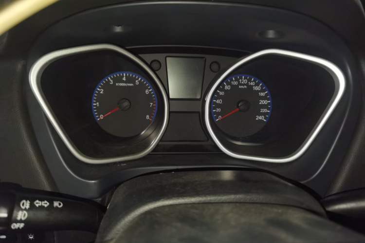 Used Geely Auto GX9 2014 2.4L Automatic Two-Wheel Drive Luxury Version Instrument Cluster