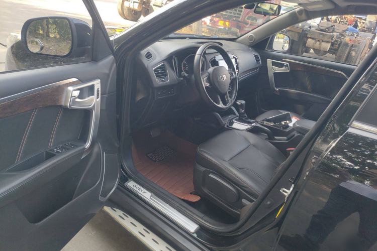Used Geely Auto GX9 2014 2.4L Automatic Two-Wheel Drive Luxury Version Interior 1