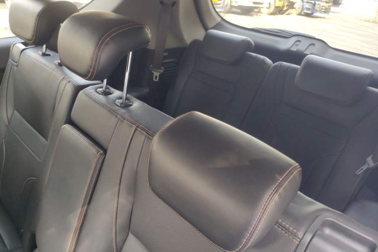 Used Geely Auto GX9 2014 2.4L Automatic Two-Wheel Drive Luxury Version Interior 10