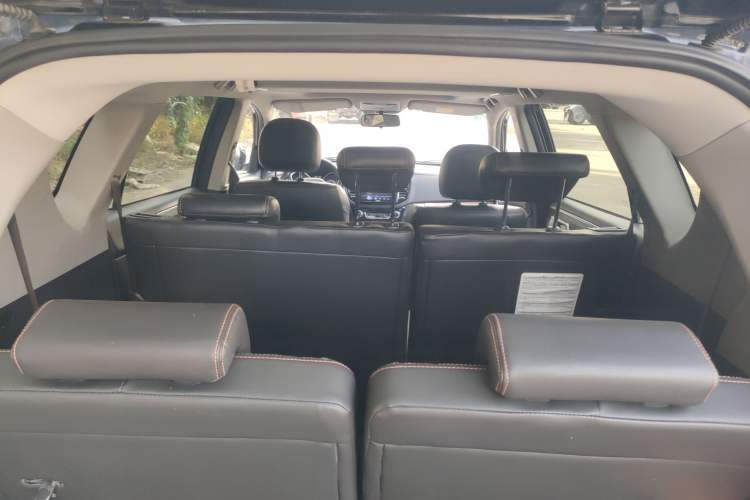Used Geely Auto GX9 2014 2.4L Automatic Two-Wheel Drive Luxury Version Interior 14