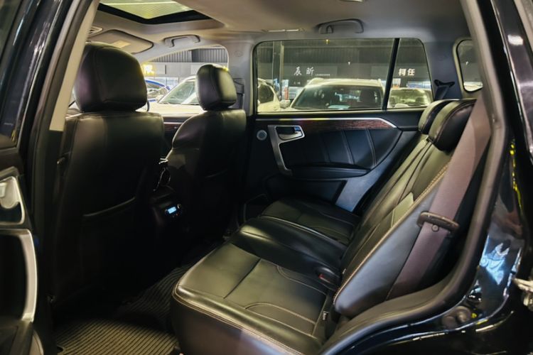 Used Geely Auto GX9 2014 2.4L Automatic Two-Wheel Drive Prestige Version Interior 3