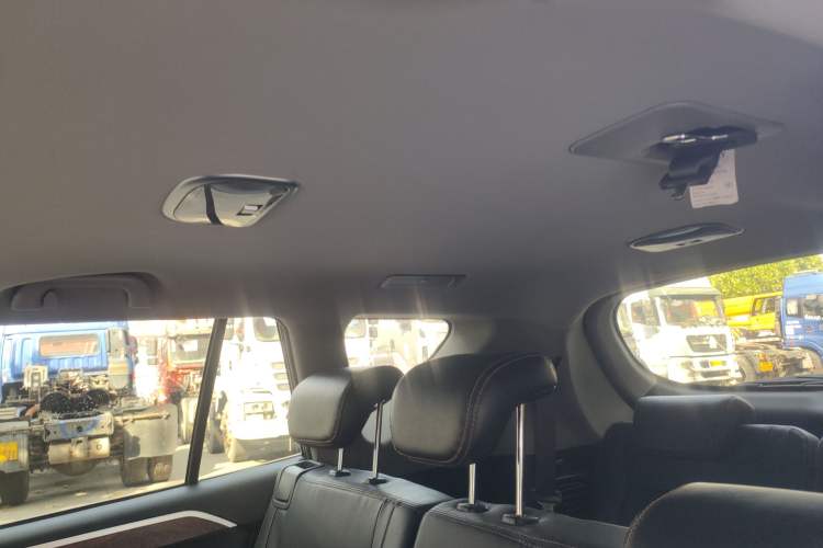 Used Geely Auto GX9 2014 2.4L Automatic Two-Wheel Drive Luxury Version Interior 6