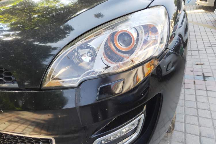 Used Geely Auto GX9 2014 2.4L Automatic Two-Wheel Drive Prestige Version Left Front Headlight