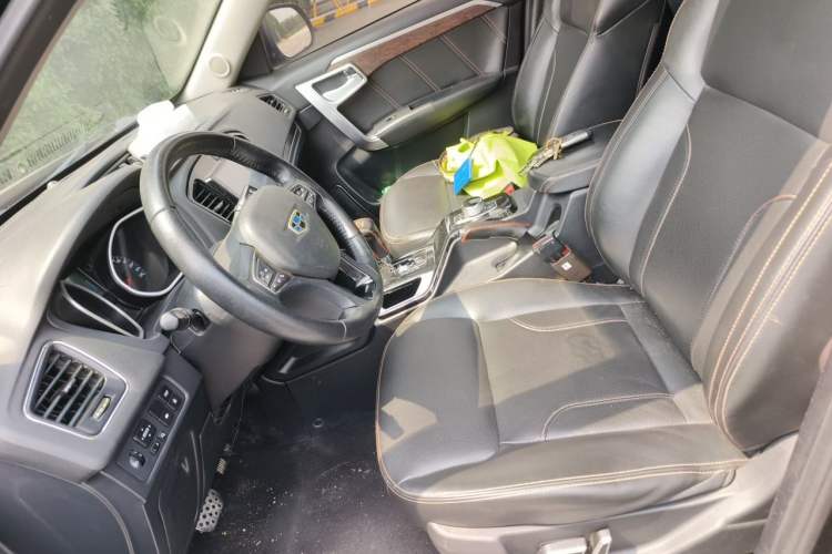 Used Geely Auto GX9 2014 2.4L Automatic Two-Wheel Drive Prestige Version Left Front Seat
