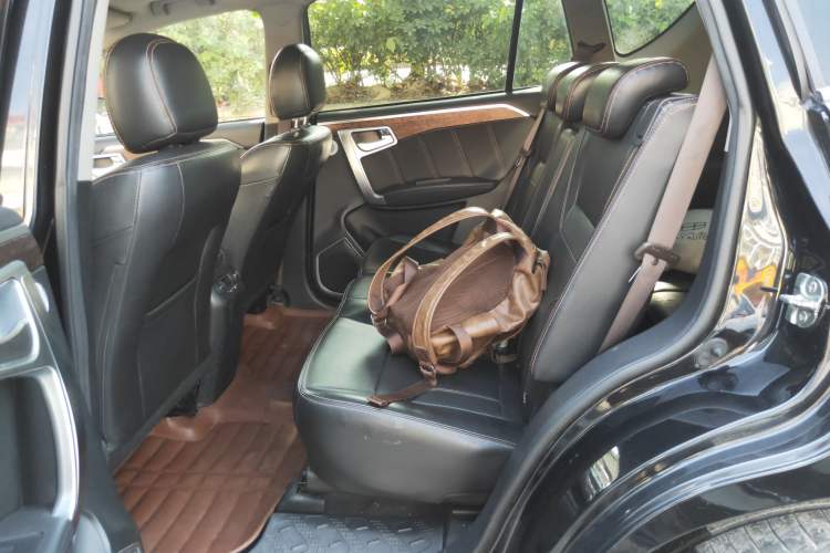 Used Geely Auto GX9 2014 2.4L Automatic Two-Wheel Drive Prestige Version Left Rear Seat