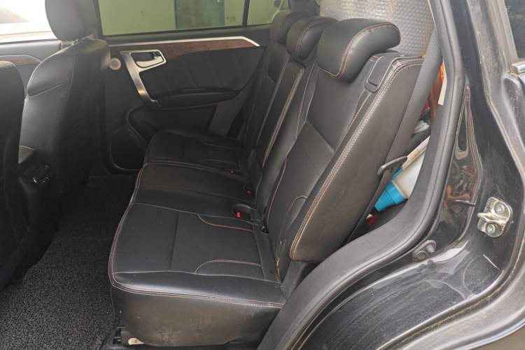 Used Geely Auto GX9 2014 2.4L Automatic Two-Wheel Drive Prestige Version Left Rear Seat