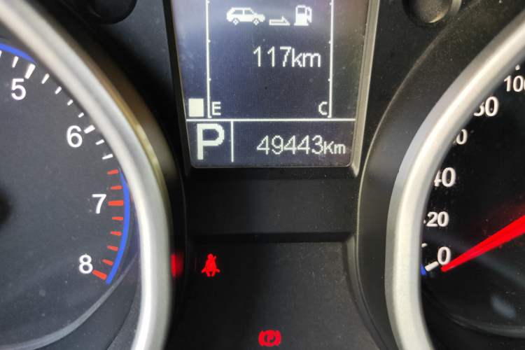 Used Geely Auto GX9 2014 2.4L Automatic Two-Wheel Drive Prestige Version Odometer Close Up