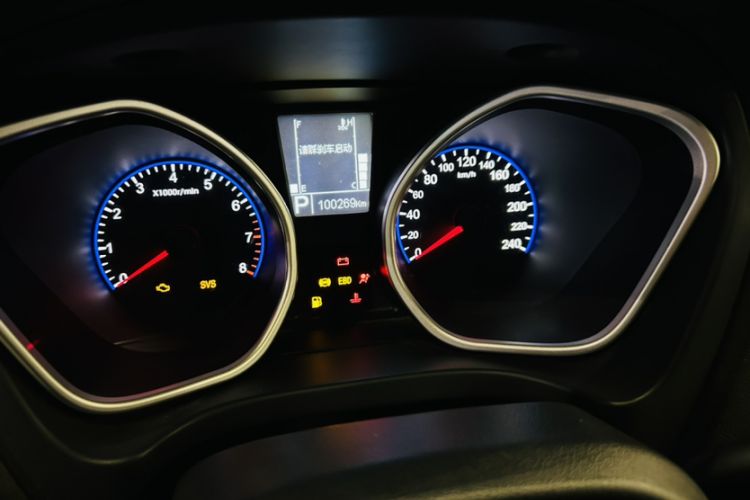 Used Geely Auto GX9 2014 2.4L Automatic Two-Wheel Drive Prestige Version Odometer Close Up