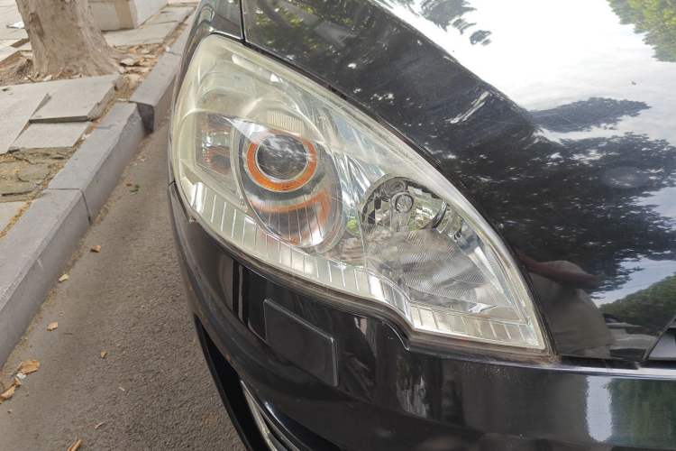 Used Geely Auto GX9 2014 2.4L Manual 4x4 Prestige Edition Right Front Headlight