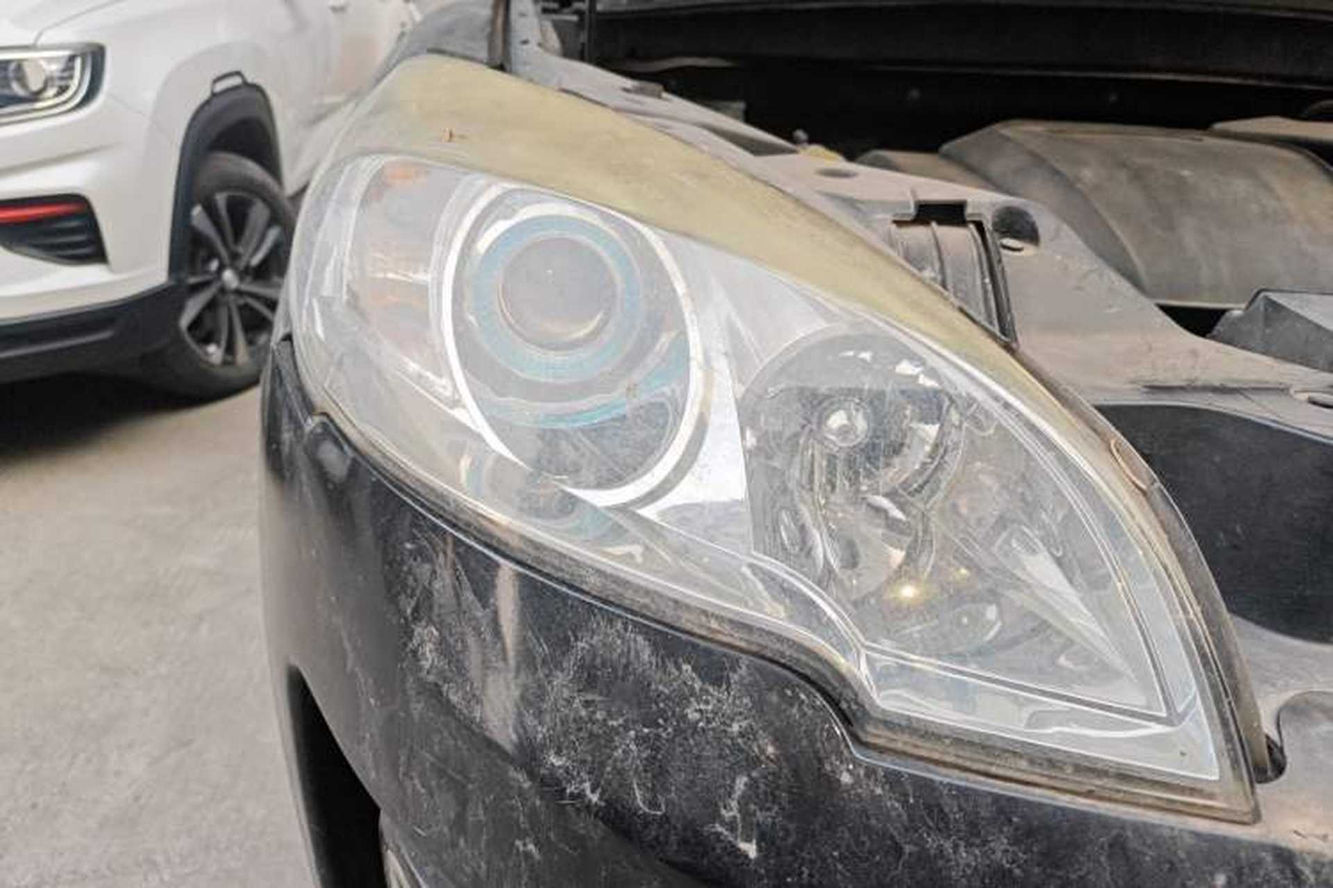 Used Geely Auto GX9 2014 2.4L Manual Two-Wheel Drive Luxury Version Right Front Headlight