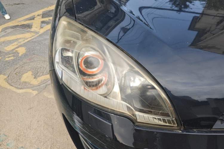 Used Geely Auto GX9 2014 2.4L Automatic Two-Wheel Drive Prestige Version Right Front Headlight