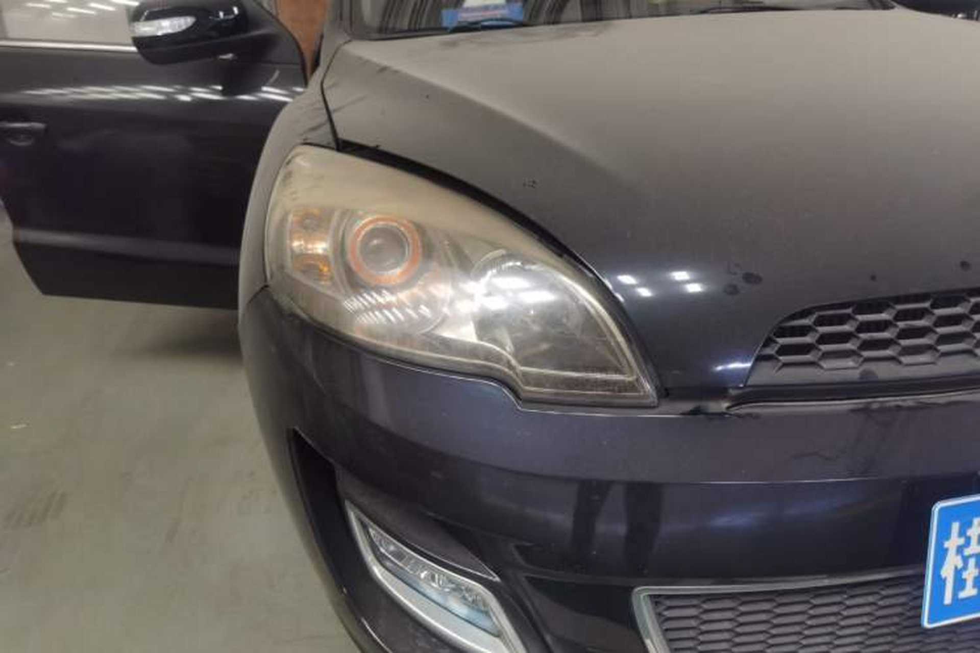 Used Geely Auto GX9 2014 2.4L Automatic Two-Wheel Drive Luxury Version Right Front Headlight