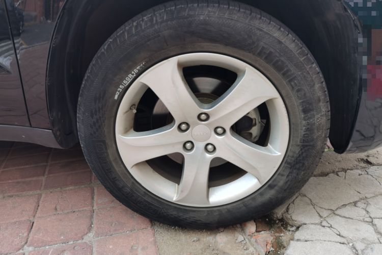 Used Geely Auto GX9 2014 2.4L Manual Two-Wheel Drive Luxury Version Right Front Wheel Hub