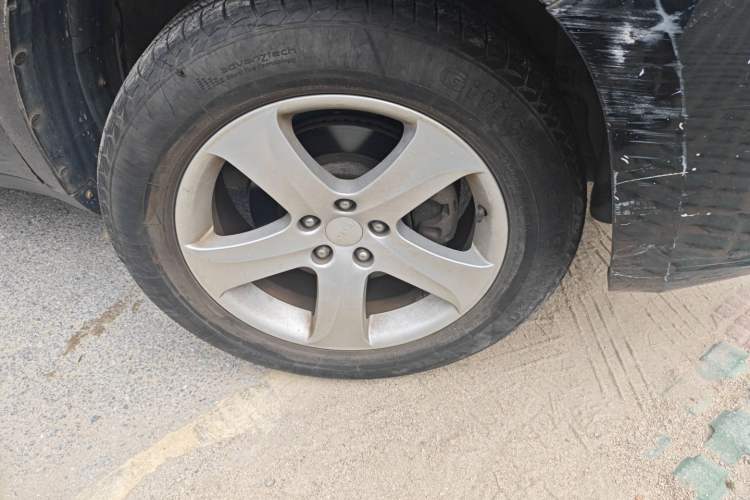Used Geely Auto GX9 2014 2.4L Automatic Two-Wheel Drive Prestige Version Right Front Wheel Hub