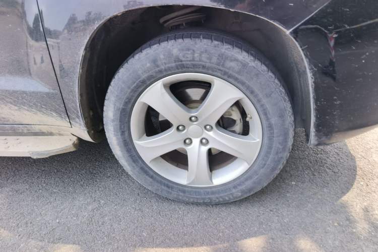 Used Geely Auto GX9 2014 2.4L Automatic Two-Wheel Drive Prestige Version Right Front Wheel Hub