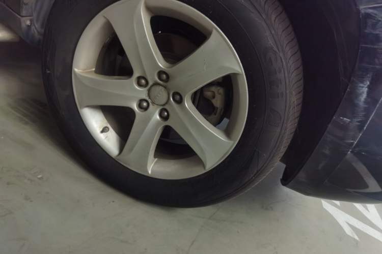 Used Geely Auto GX9 2014 2.4L Automatic Two-Wheel Drive Luxury Version Right Front Wheel Hub