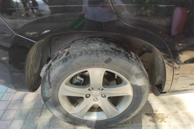 Used Geely Auto GX9 2014 2.4L Automatic Two-Wheel Drive Prestige Version Right Rear Wheel Hub