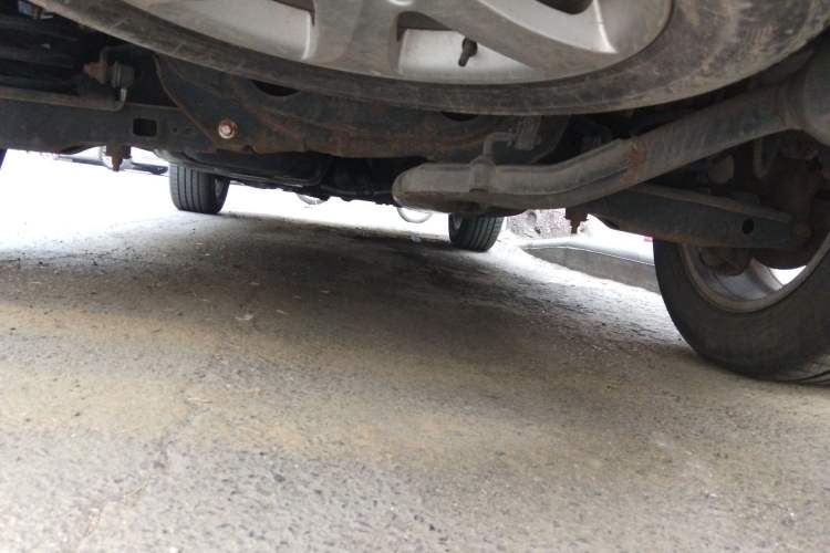 Used Geely Auto GX9 2014 2.4L Automatic Two-Wheel Drive Prestige Version Chassis Rear