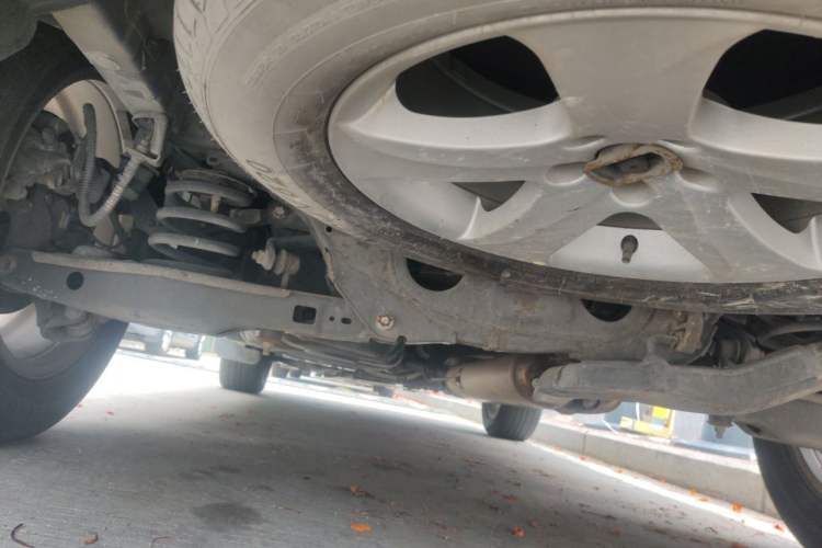 Used Geely Auto GX9 2014 2.4L Automatic Two-Wheel Drive Prestige Version Chassis Rear